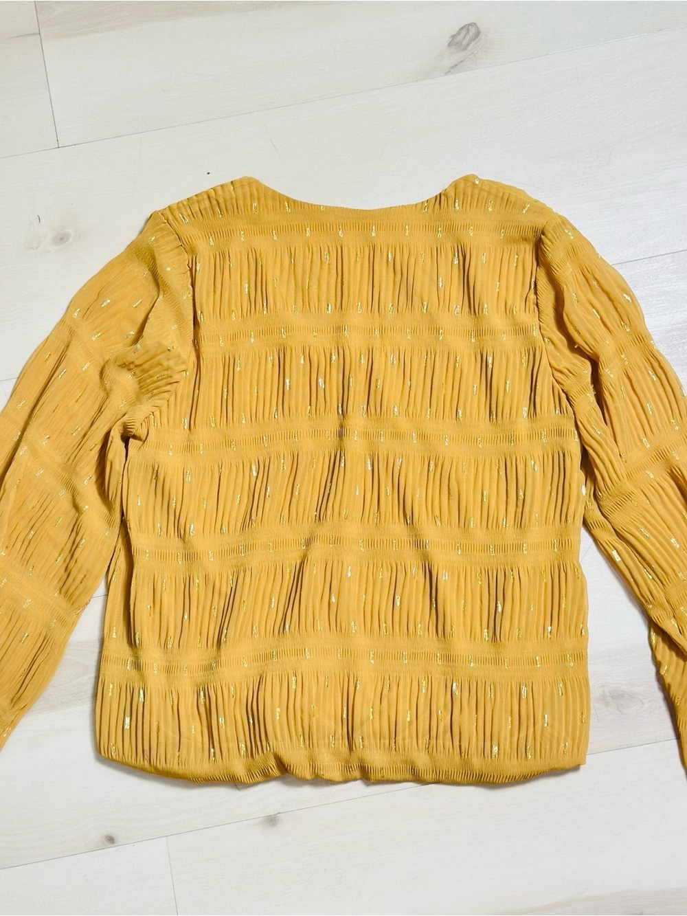 ASTR the Label gold metallic pattern long sleeve chic sheer bubble blouse top M - Picture 6 of 10